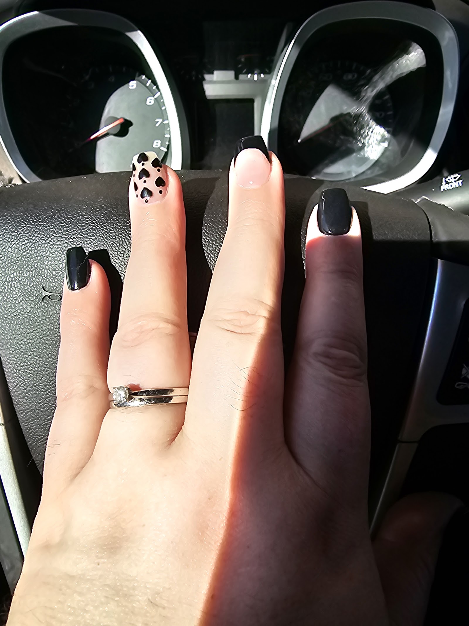 Royal Nails West Ashley LLC nail photo 8
